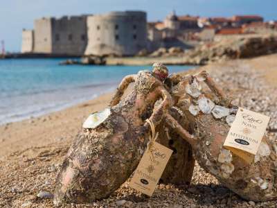 Ủ rượu vang ở độ sâu 20m dưới đáy biển