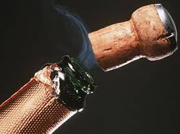 cách mở sâm panh đúng điệu theo từng bữa tiệc
