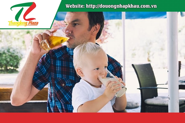 cha me uong ruou bia gay anh huong den con cai