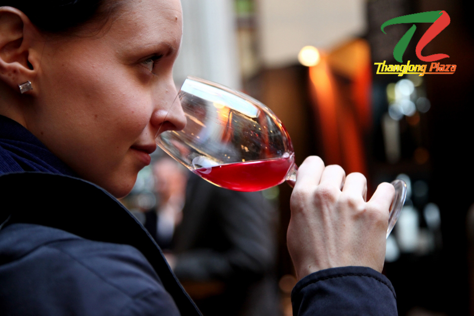 mui dac trung cua ruou vang hong