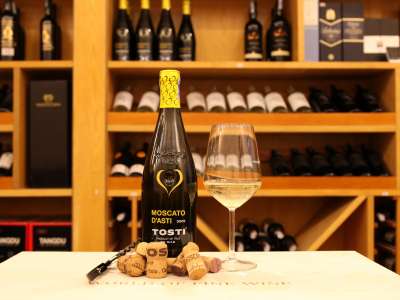VANG TRẮNG Ý Tosti 1820 Moscato D’Asti DOCG