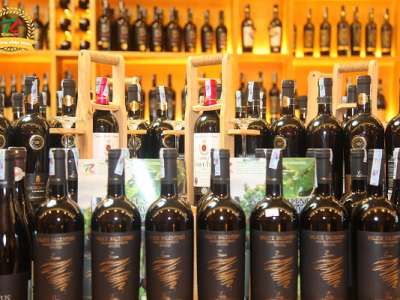 Mua rượu vang rẻ nhất Hà Nội ở đâu uy tín?
