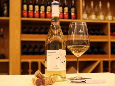 Rượu vang Ý Chardonnay Salento (bao bì mới)